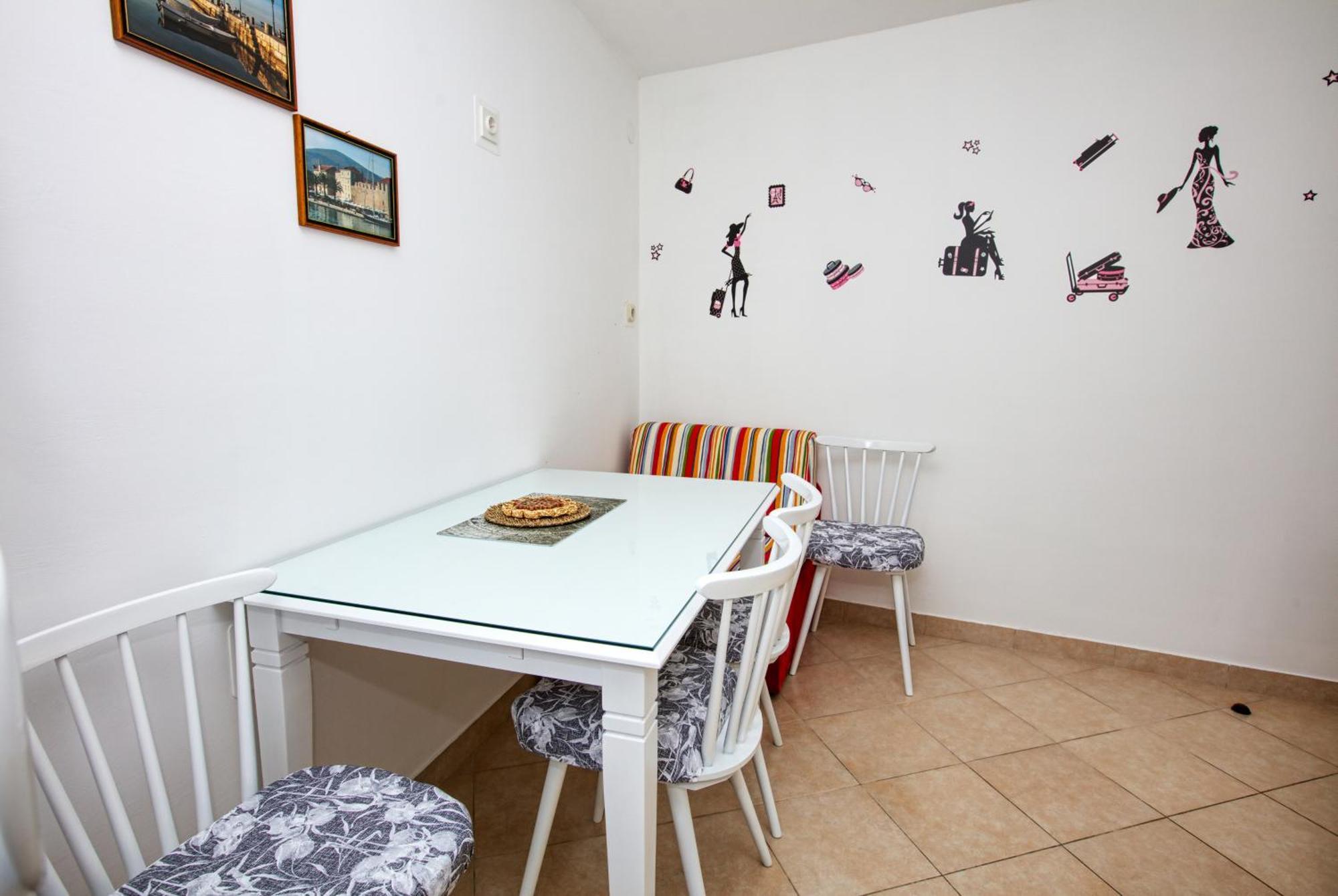 Family Friendly Seaside Apartments Brodarica, Sibenik - 4833 Brodarica  Chambre photo