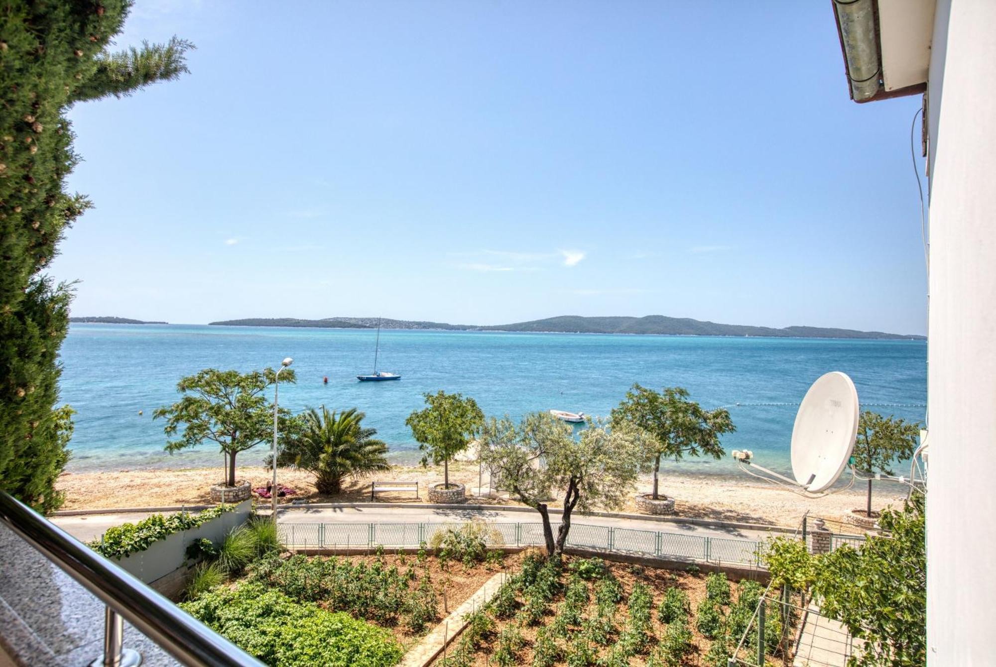 Family Friendly Seaside Apartments Brodarica, Sibenik - 4833 Brodarica  Extérieur photo
